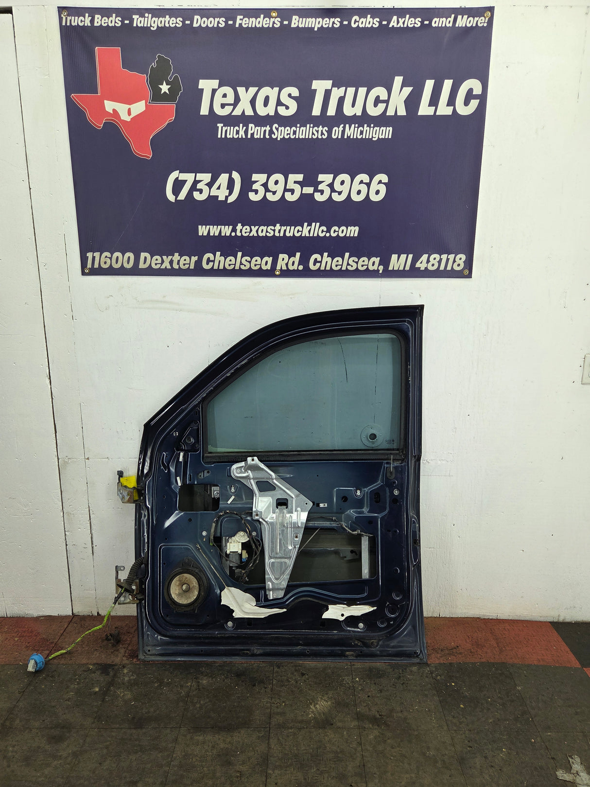 2007-2013 Chevrolet Silverado / GMC Sierra 1500 2500 3500 HD RH Front Passenger Side Door