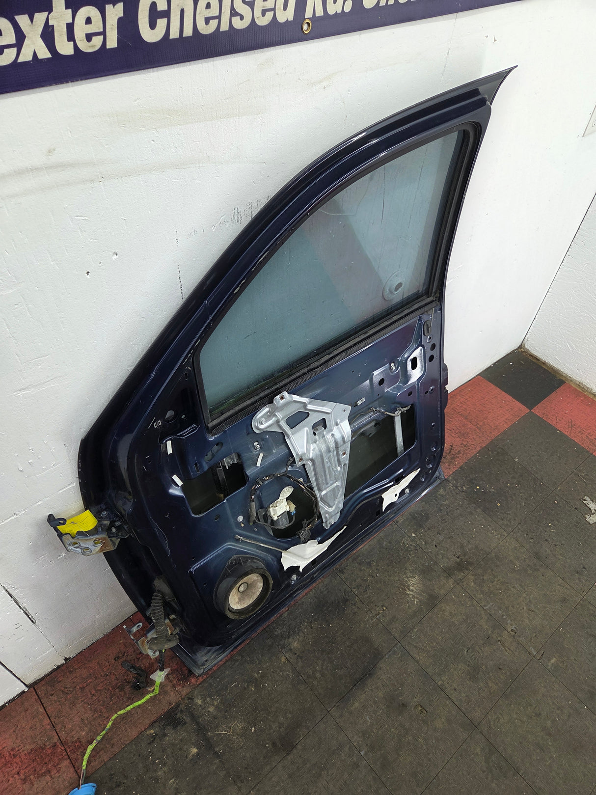 2007-2013 Chevrolet Silverado / GMC Sierra 1500 2500 3500 HD RH Front Passenger Side Door