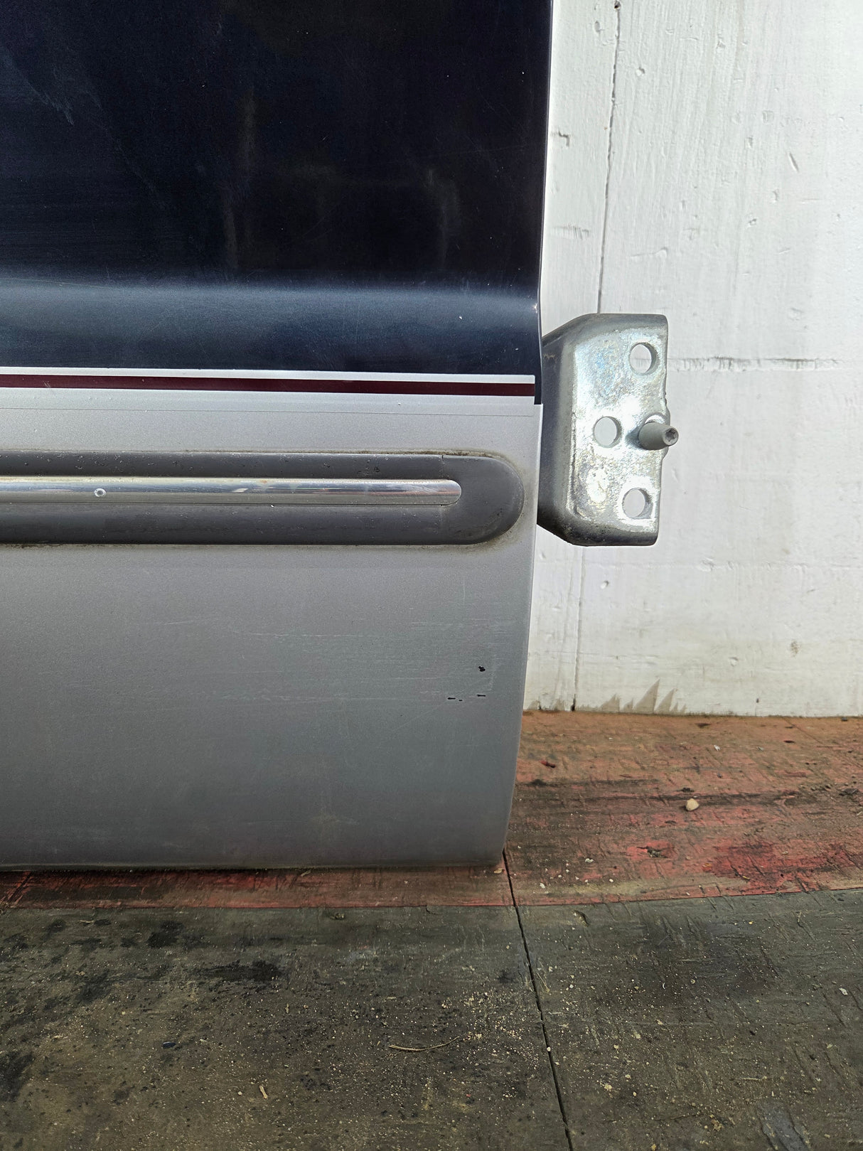 1999-2007 Ford Super Duty F250 F350 F450 F550 LH Extended Cab Driver Side Rear Door