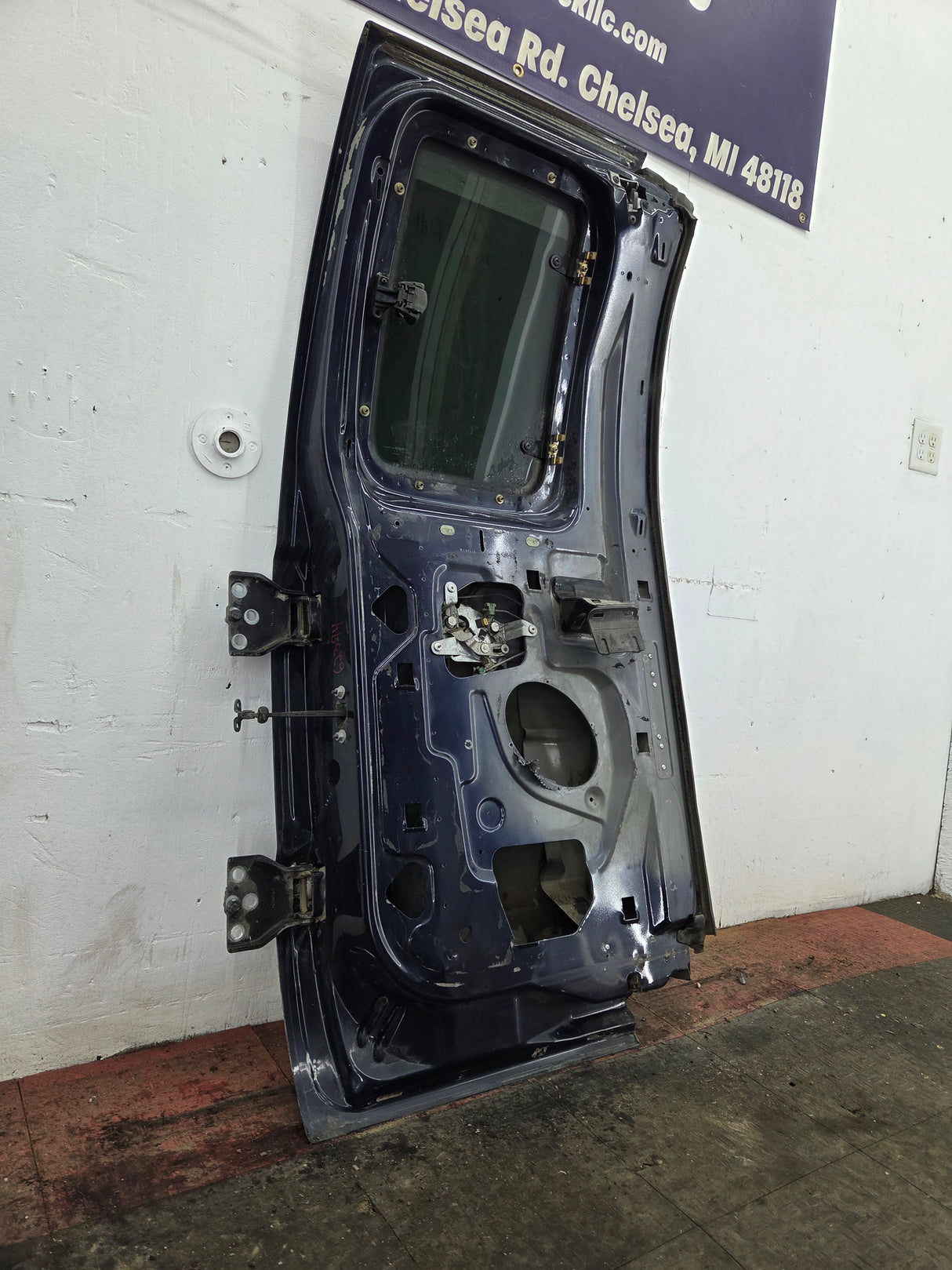 1999-2007 Ford Super Duty F250 F350 F450 F550 LH Extended Cab Driver Side Rear Door