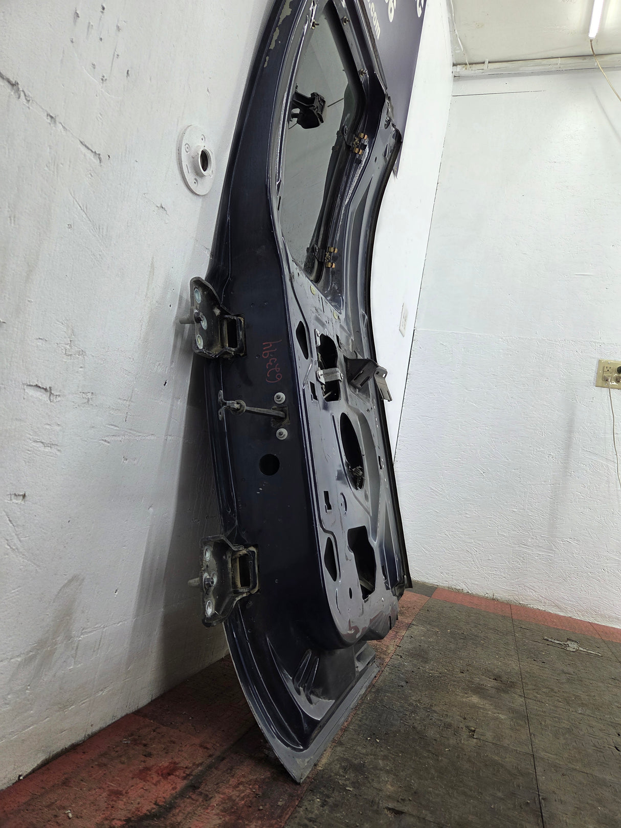 1999-2007 Ford Super Duty F250 F350 F450 F550 LH Extended Cab Driver Side Rear Door