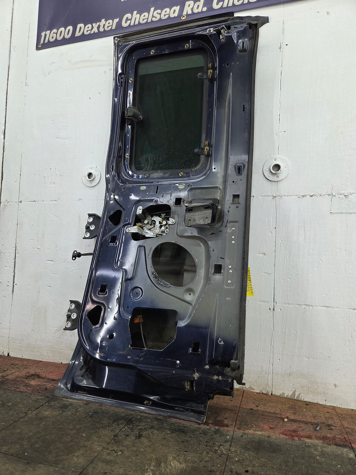 1999-2007 Ford Super Duty F250 F350 F450 F550 LH Extended Cab Driver Side Rear Door