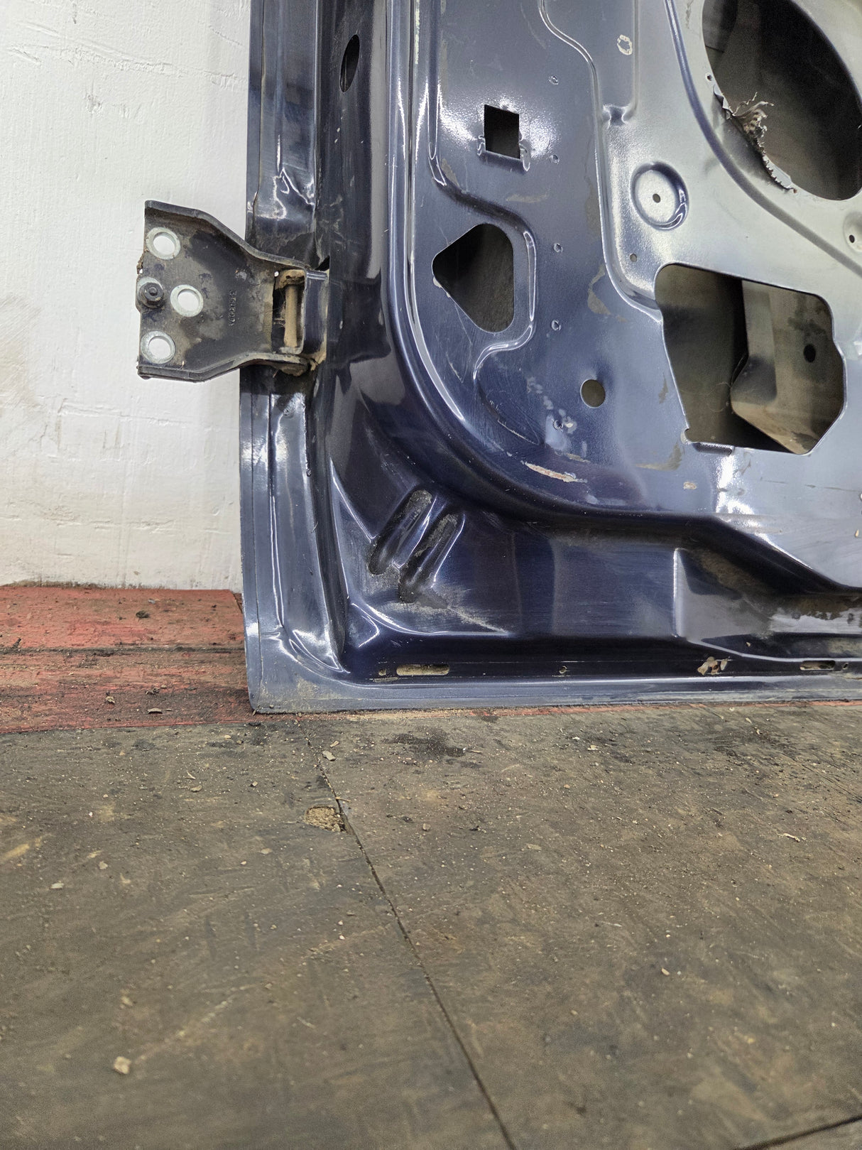 1999-2007 Ford Super Duty F250 F350 F450 F550 LH Extended Cab Driver Side Rear Door