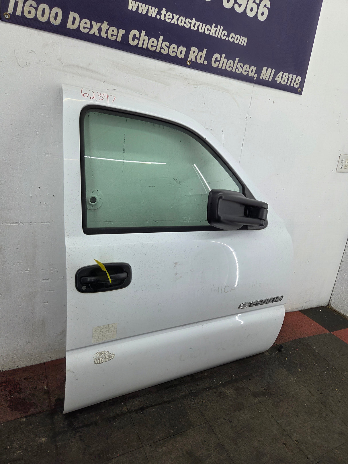 1999-2006 Chevrolet Silverado / GMC Sierra 1500 2500 3500 HD Front Passenger side Door RH
