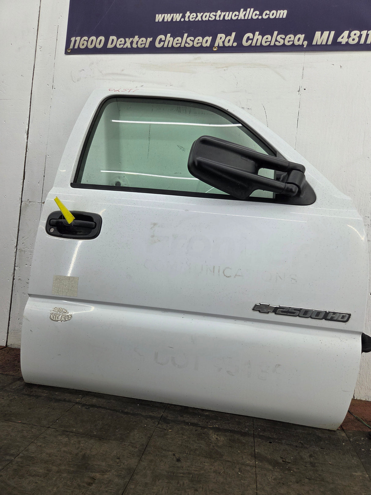 1999-2006 Chevrolet Silverado / GMC Sierra 1500 2500 3500 HD Front Passenger side Door RH