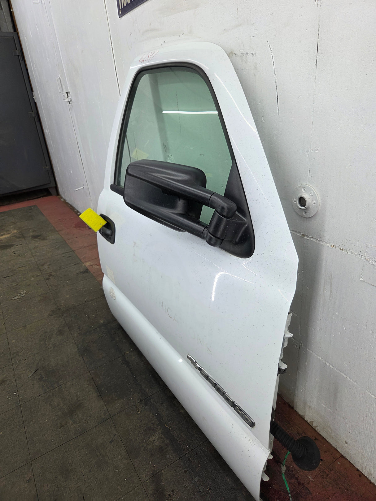 1999-2006 Chevrolet Silverado / GMC Sierra 1500 2500 3500 HD Front Passenger side Door RH