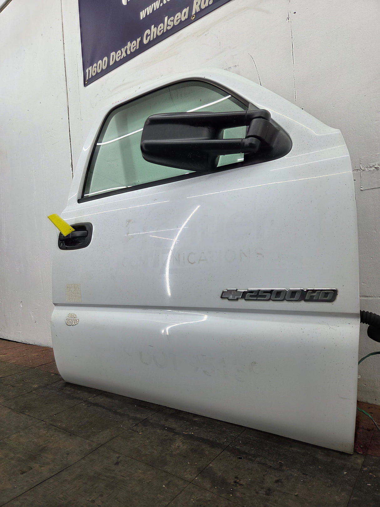 1999-2006 Chevrolet Silverado / GMC Sierra 1500 2500 3500 HD Front Passenger side Door RH