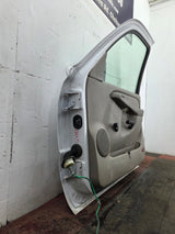 1999-2006 Chevrolet Silverado / GMC Sierra 1500 2500 3500 HD Front Passenger side Door RH