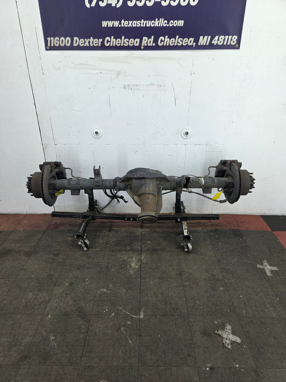 2011-2012 Ford Super Duty F250 F350 Rear Axle 3.73 Gear Ratio Electric Locking Rear End 297k Miles