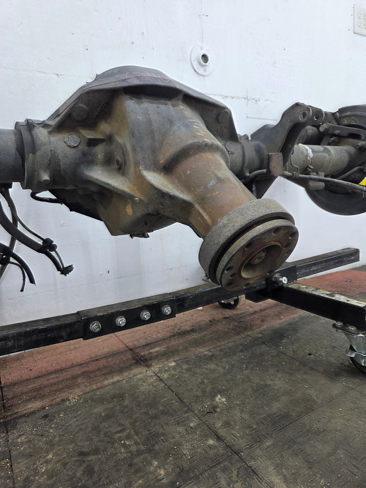 2011-2012 Ford Super Duty F250 F350 Rear Axle 3.73 Gear Ratio Electric Locking Rear End 297k Miles