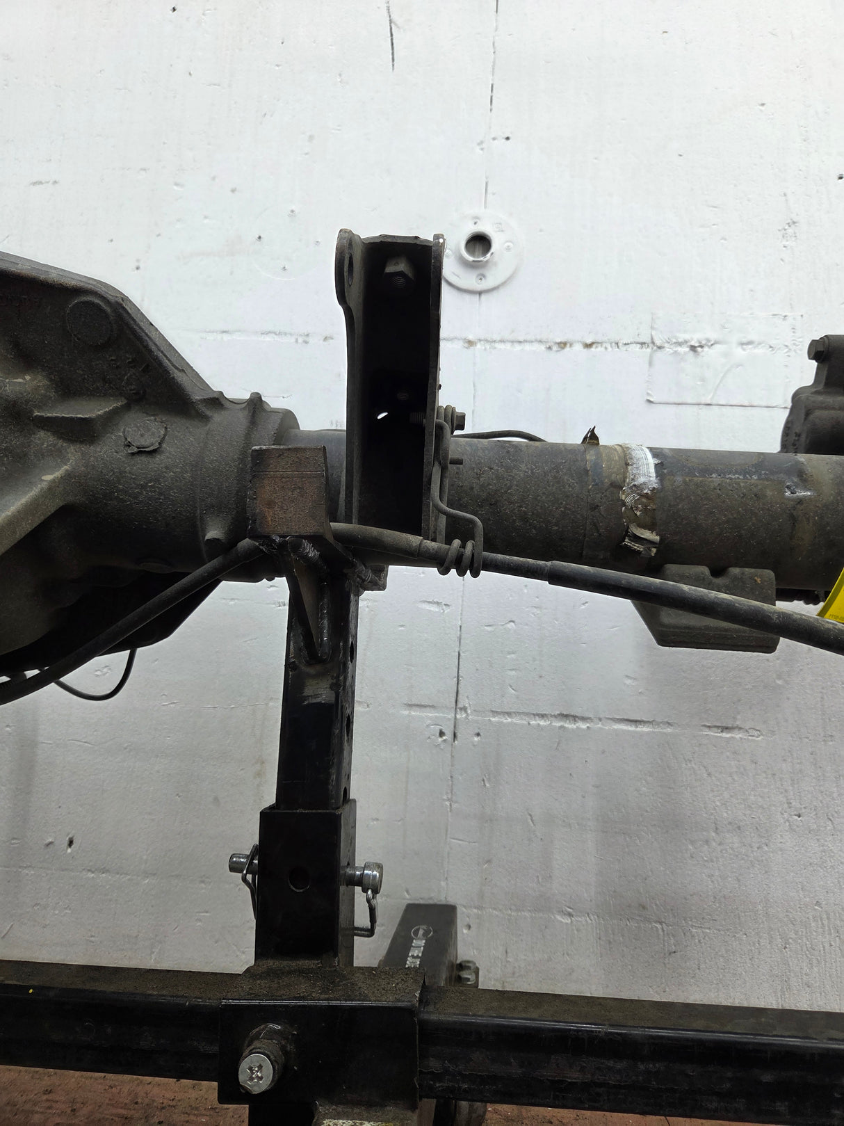 2011-2012 Ford Super Duty F250 F350 Rear Axle 3.73 Gear Ratio Electric Locking Rear End 297k Miles