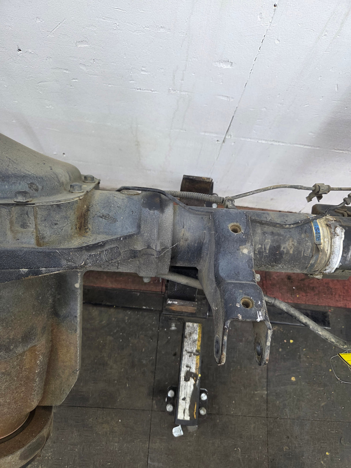 2011-2012 Ford Super Duty F250 F350 Rear Axle 3.73 Gear Ratio Electric Locking Rear End 297k Miles