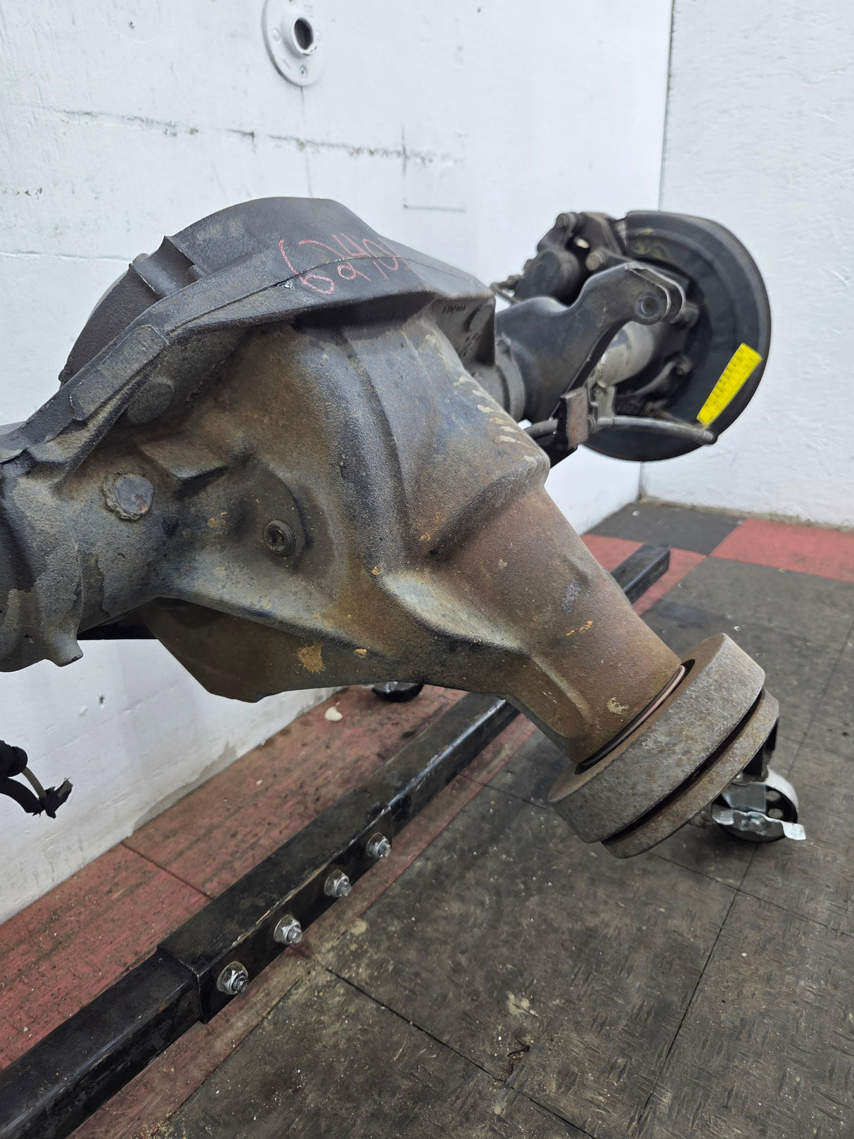 2011-2012 Ford Super Duty F250 F350 Rear Axle 3.73 Gear Ratio Electric Locking Rear End 297k Miles