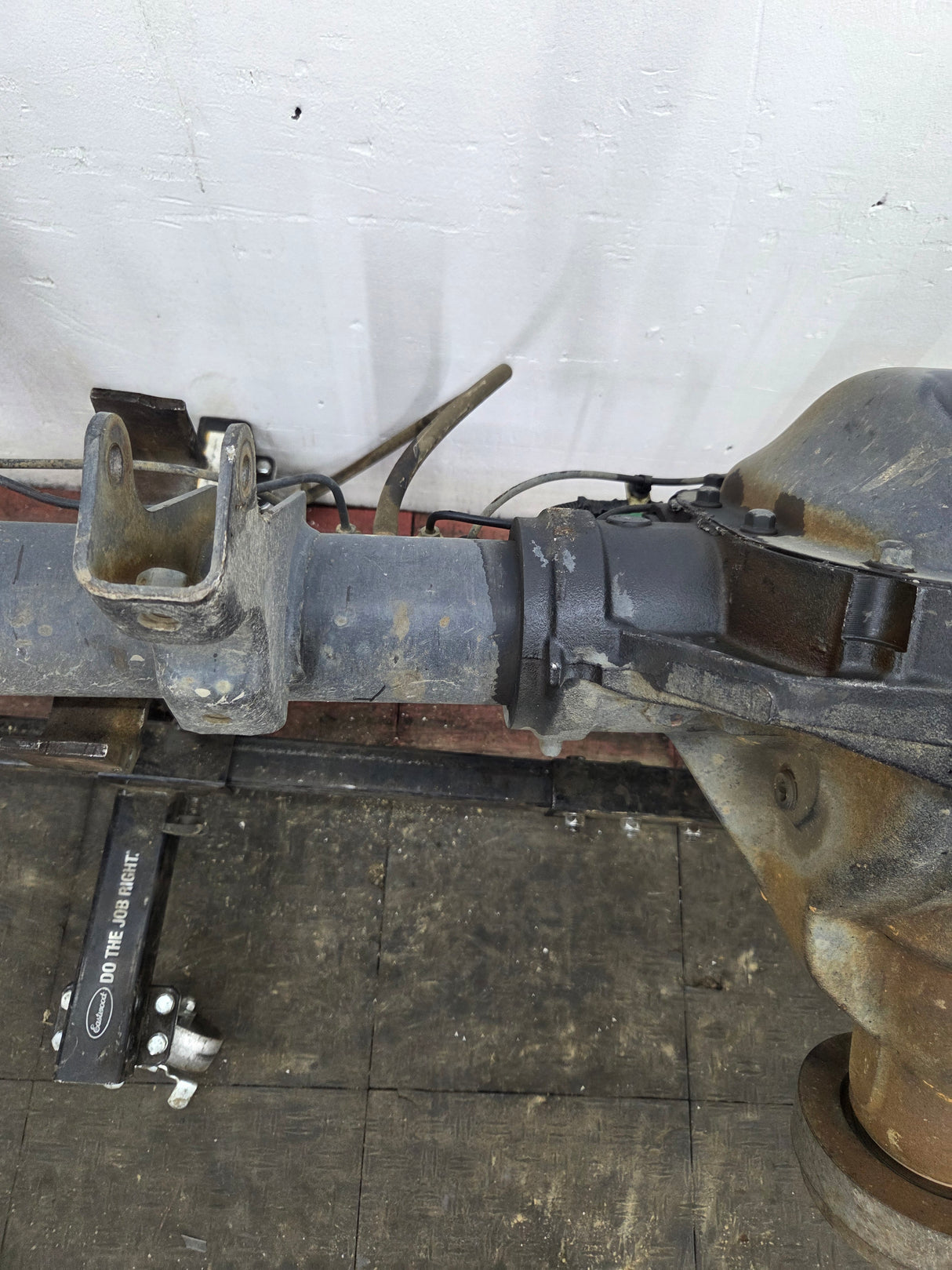 2011-2012 Ford Super Duty F250 F350 Rear Axle 3.73 Gear Ratio Electric Locking Rear End 297k Miles