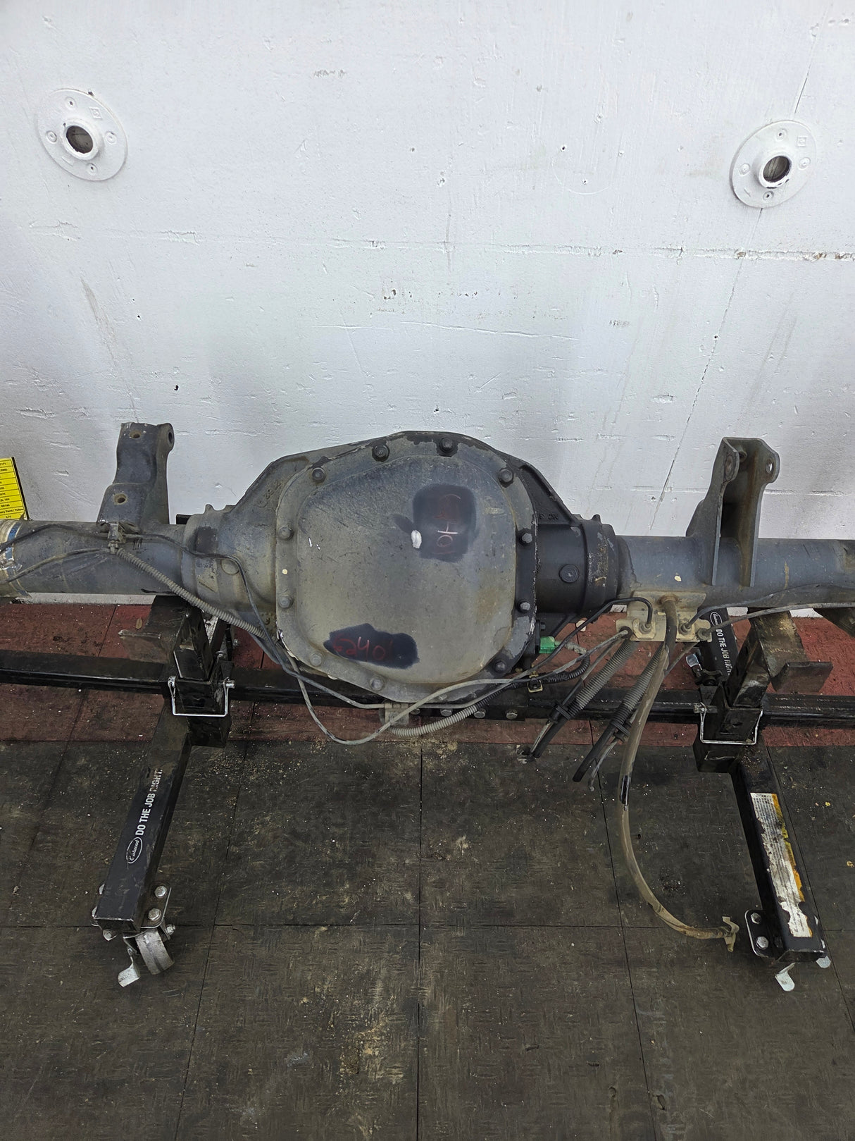 2011-2012 Ford Super Duty F250 F350 Rear Axle 3.73 Gear Ratio Electric Locking Rear End 297k Miles