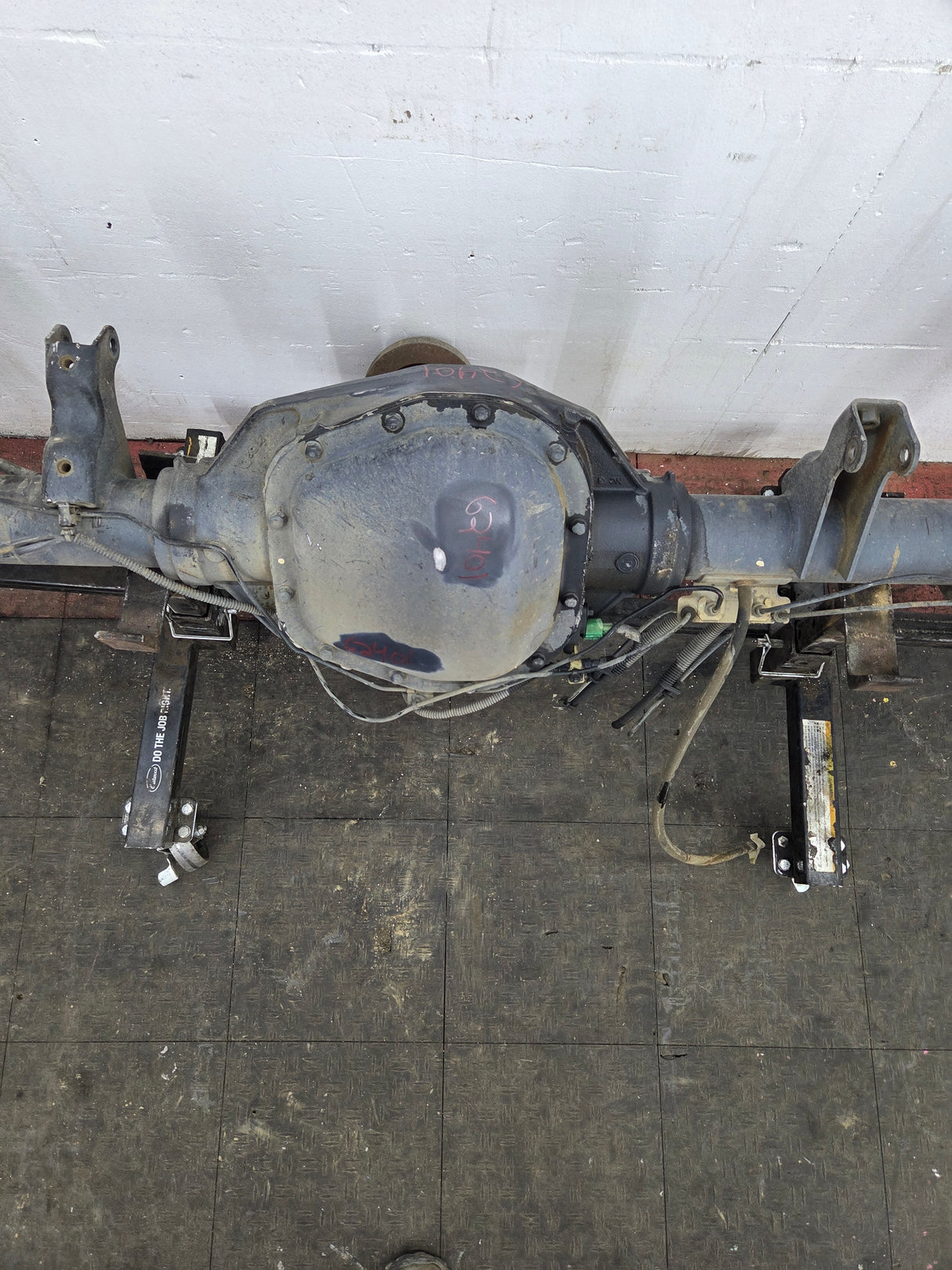 2011-2012 Ford Super Duty F250 F350 Rear Axle 3.73 Gear Ratio Electric Locking Rear End 297k Miles