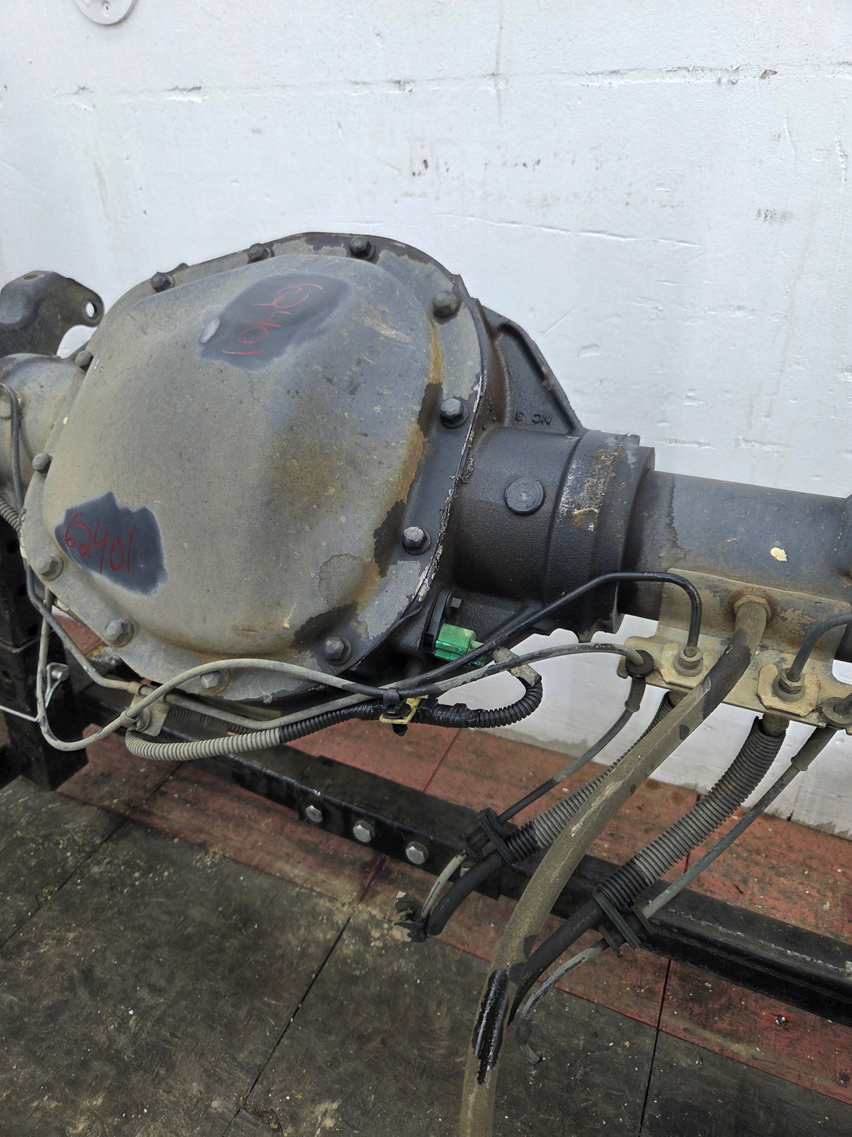 2011-2012 Ford Super Duty F250 F350 Rear Axle 3.73 Gear Ratio Electric Locking Rear End 297k Miles