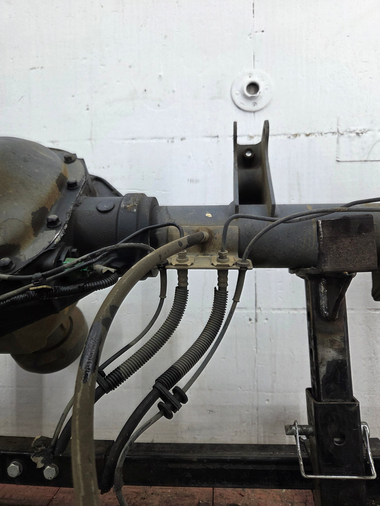 2011-2012 Ford Super Duty F250 F350 Rear Axle 3.73 Gear Ratio Electric Locking Rear End 297k Miles