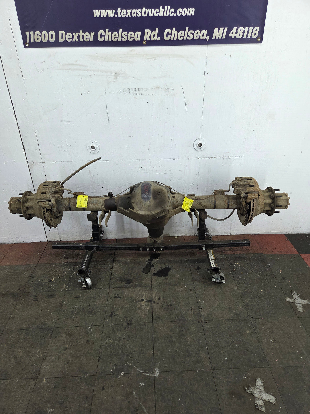 1999-2001 Ford Super Duty F350 Dually Rear Axle 3.73 Gear Ratio CAB CHASSIS 266k miles