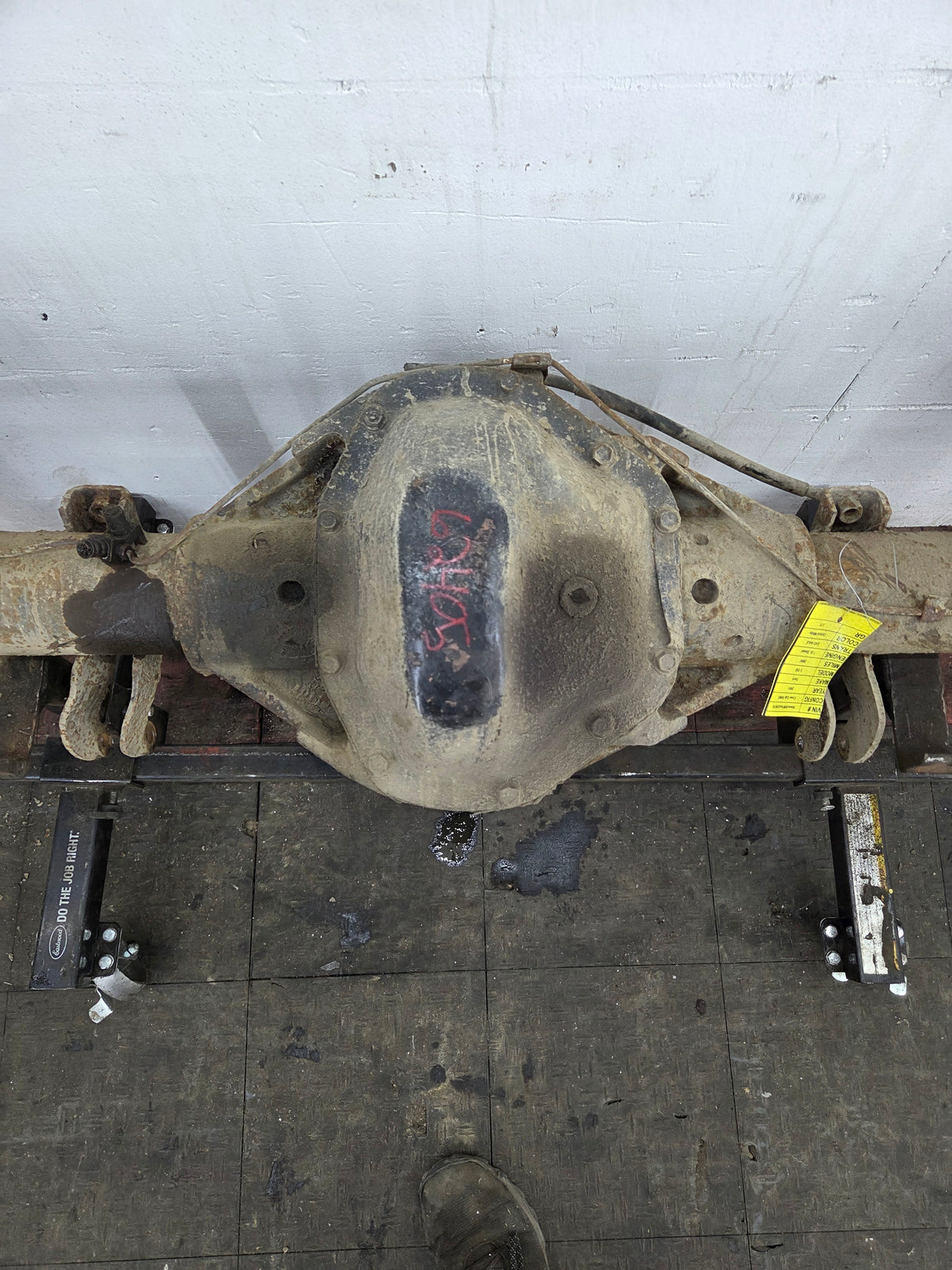 1999-2001 Ford Super Duty F350 Dually Rear Axle 3.73 Gear Ratio CAB CHASSIS 266k miles
