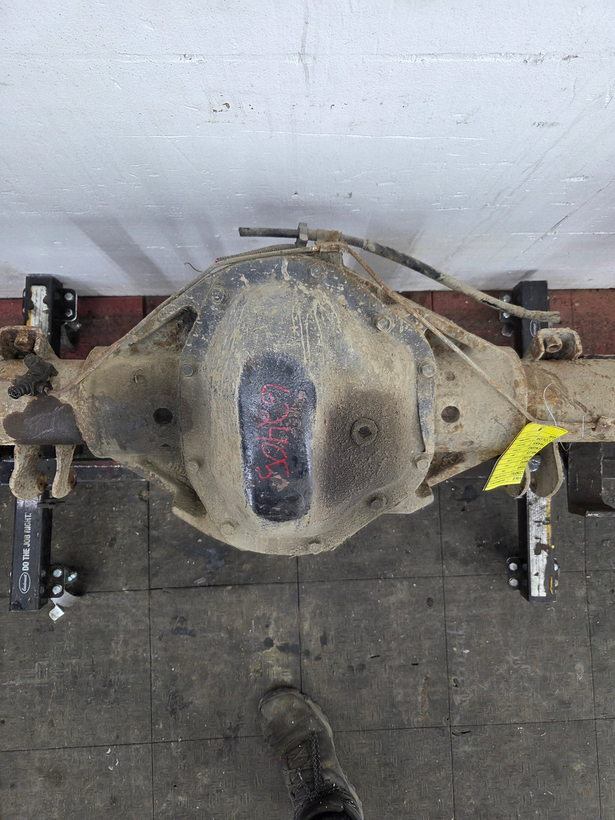 1999-2001 Ford Super Duty F350 Dually Rear Axle 3.73 Gear Ratio CAB CHASSIS 266k miles