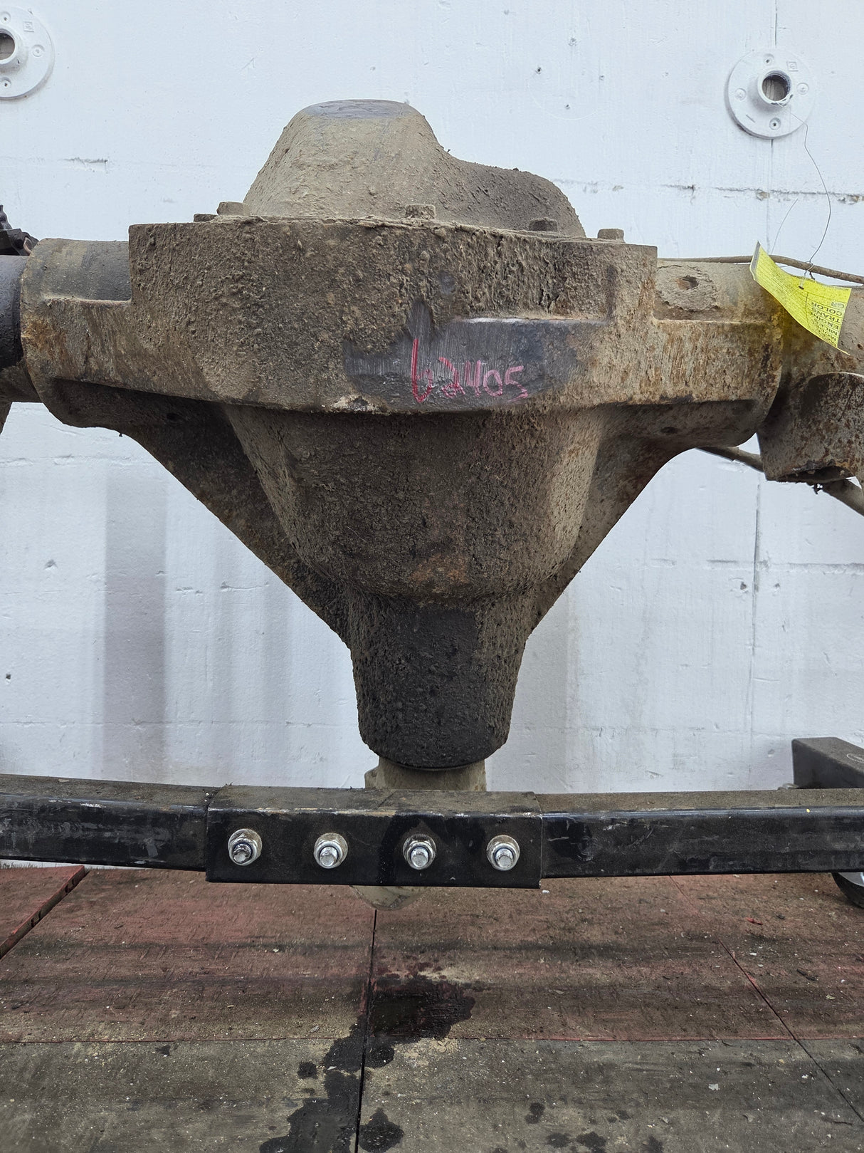 1999-2001 Ford Super Duty F350 Dually Rear Axle 3.73 Gear Ratio CAB CHASSIS 266k miles