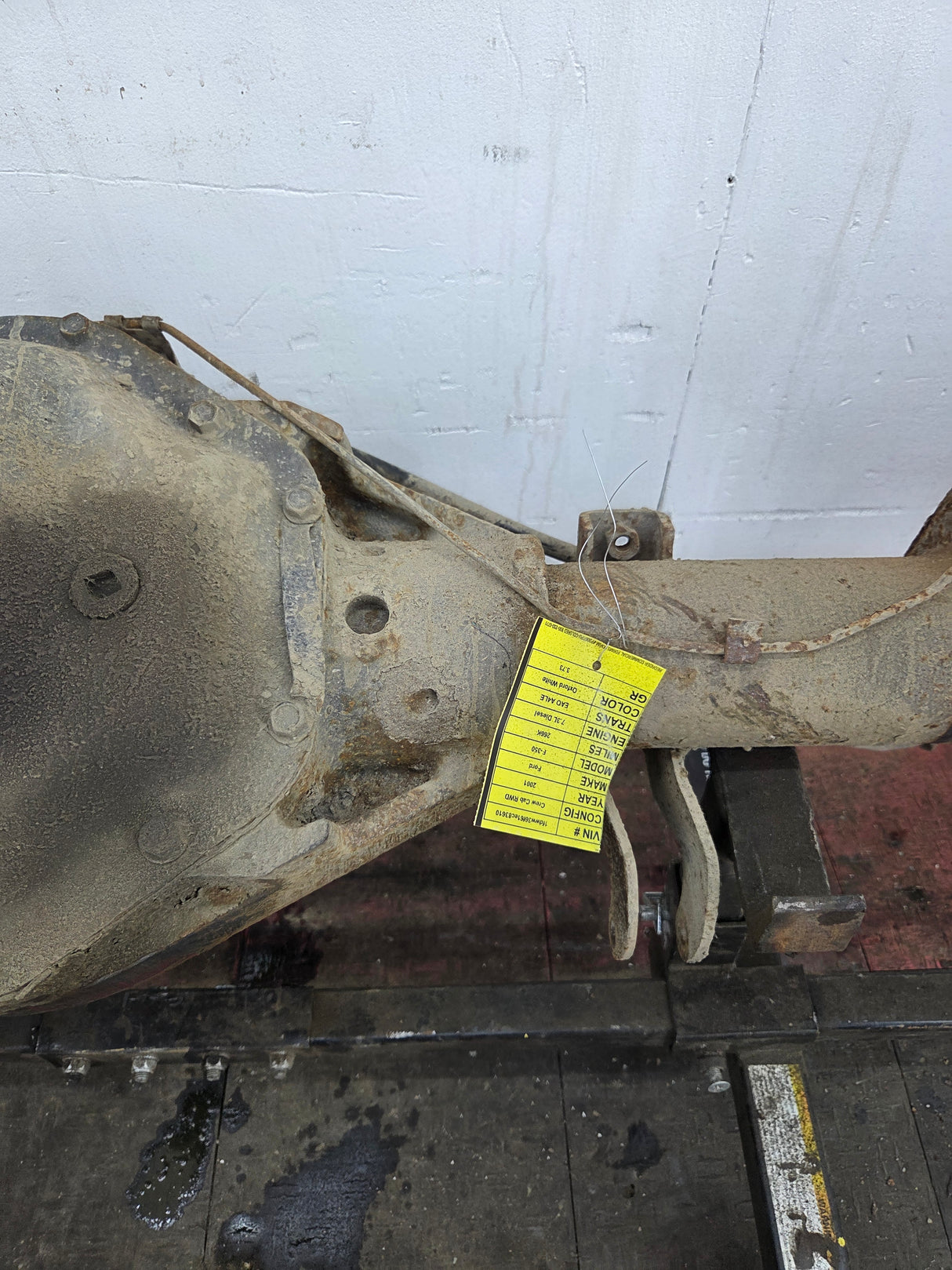 1999-2001 Ford Super Duty F350 Dually Rear Axle 3.73 Gear Ratio CAB CHASSIS 266k miles