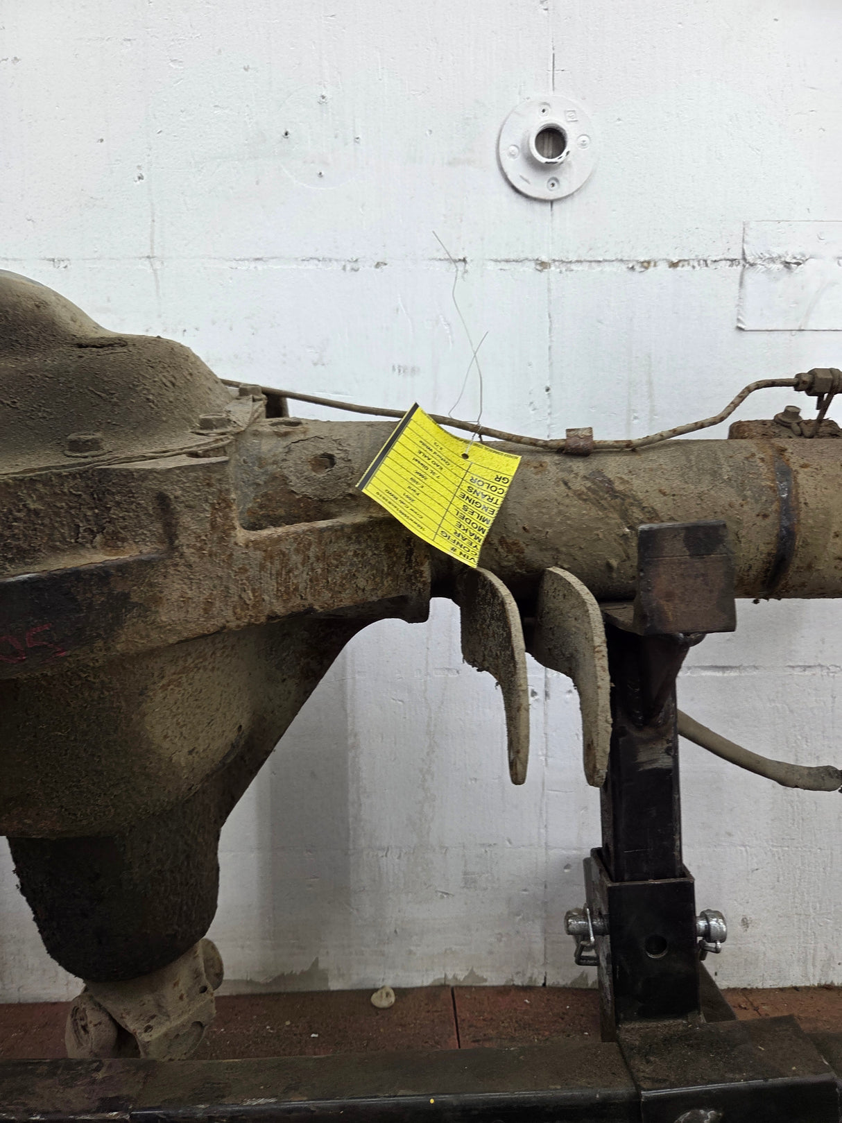 1999-2001 Ford Super Duty F350 Dually Rear Axle 3.73 Gear Ratio CAB CHASSIS 266k miles