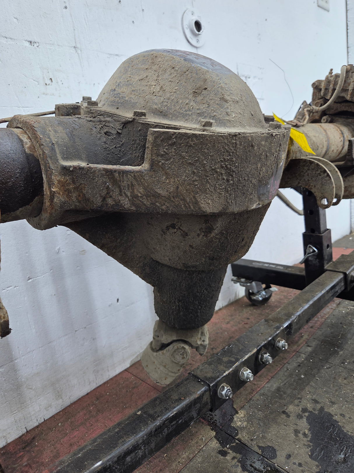 1999-2001 Ford Super Duty F350 Dually Rear Axle 3.73 Gear Ratio CAB CHASSIS 266k miles