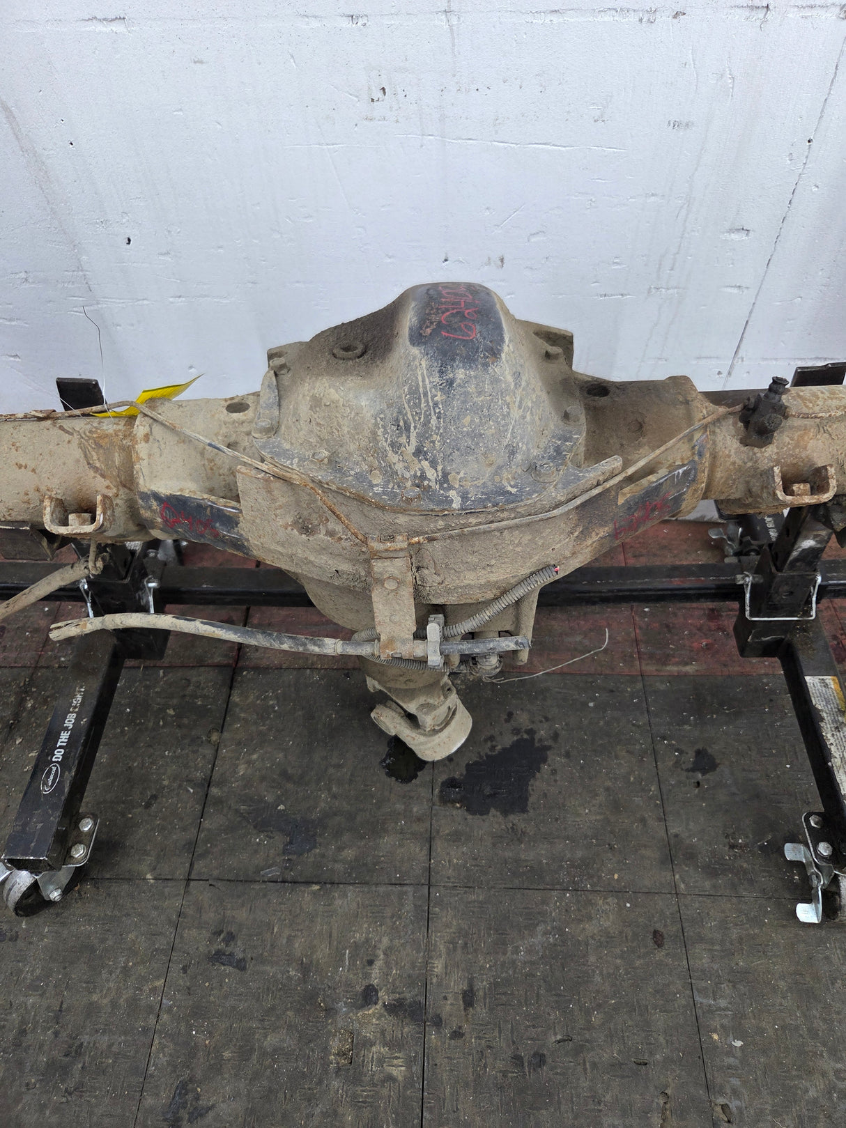 1999-2001 Ford Super Duty F350 Dually Rear Axle 3.73 Gear Ratio CAB CHASSIS 266k miles