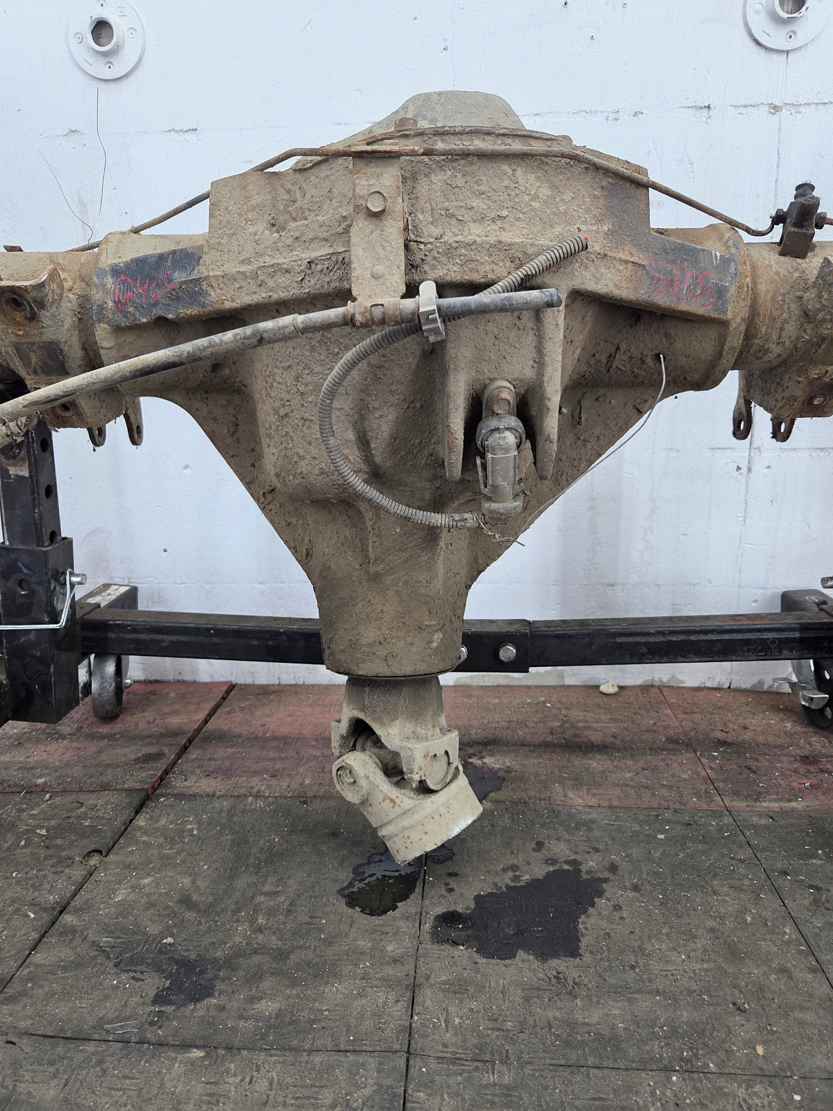 1999-2001 Ford Super Duty F350 Dually Rear Axle 3.73 Gear Ratio CAB CHASSIS 266k miles