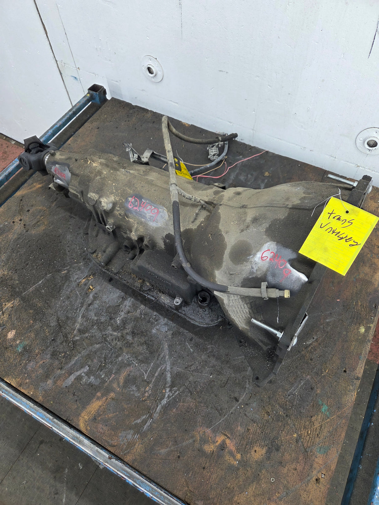 2000-2006 Chevrolet GMC 6.0L 4L80E 2wd AUTOMATIC TRANSMISSION *Untested Core 2500HD 3500HD