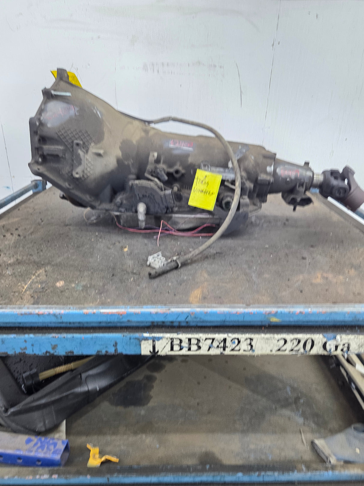 2000-2006 Chevrolet GMC 6.0L 4L80E 2wd AUTOMATIC TRANSMISSION *Untested Core 2500HD 3500HD