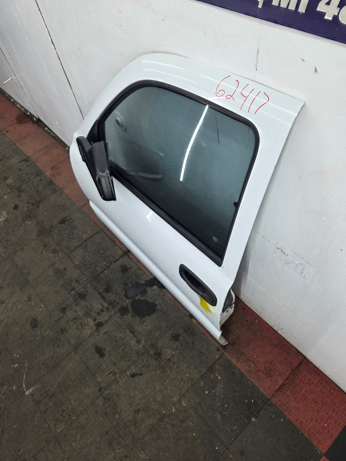 1999-2006 Chevrolet Silverado / GMC Sierra 1500 2500 3500 HD Front Driver Side Door LH
