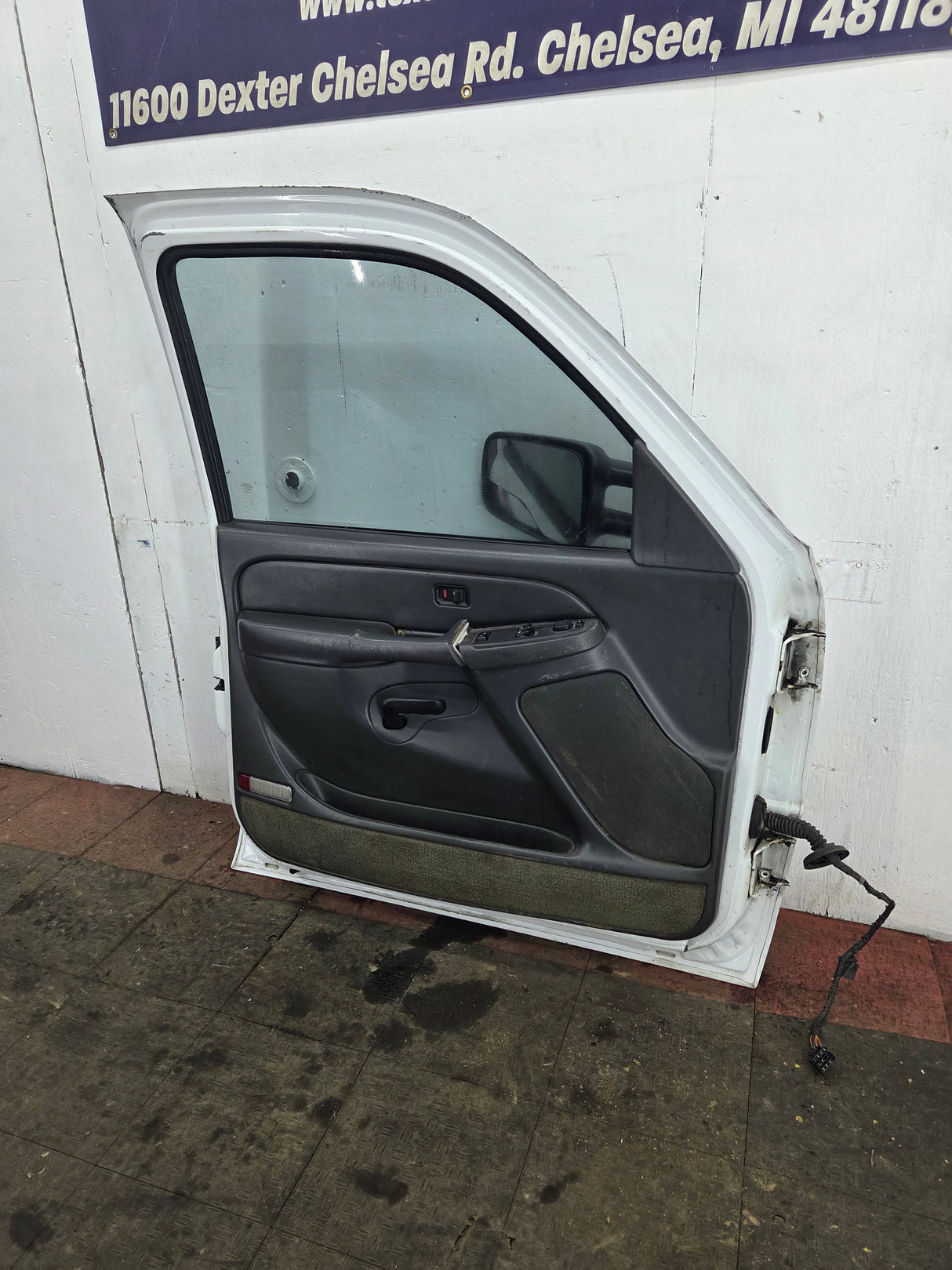 1999-2006 Chevrolet Silverado / GMC Sierra 1500 2500 3500 HD Front Driver Side Door LH
