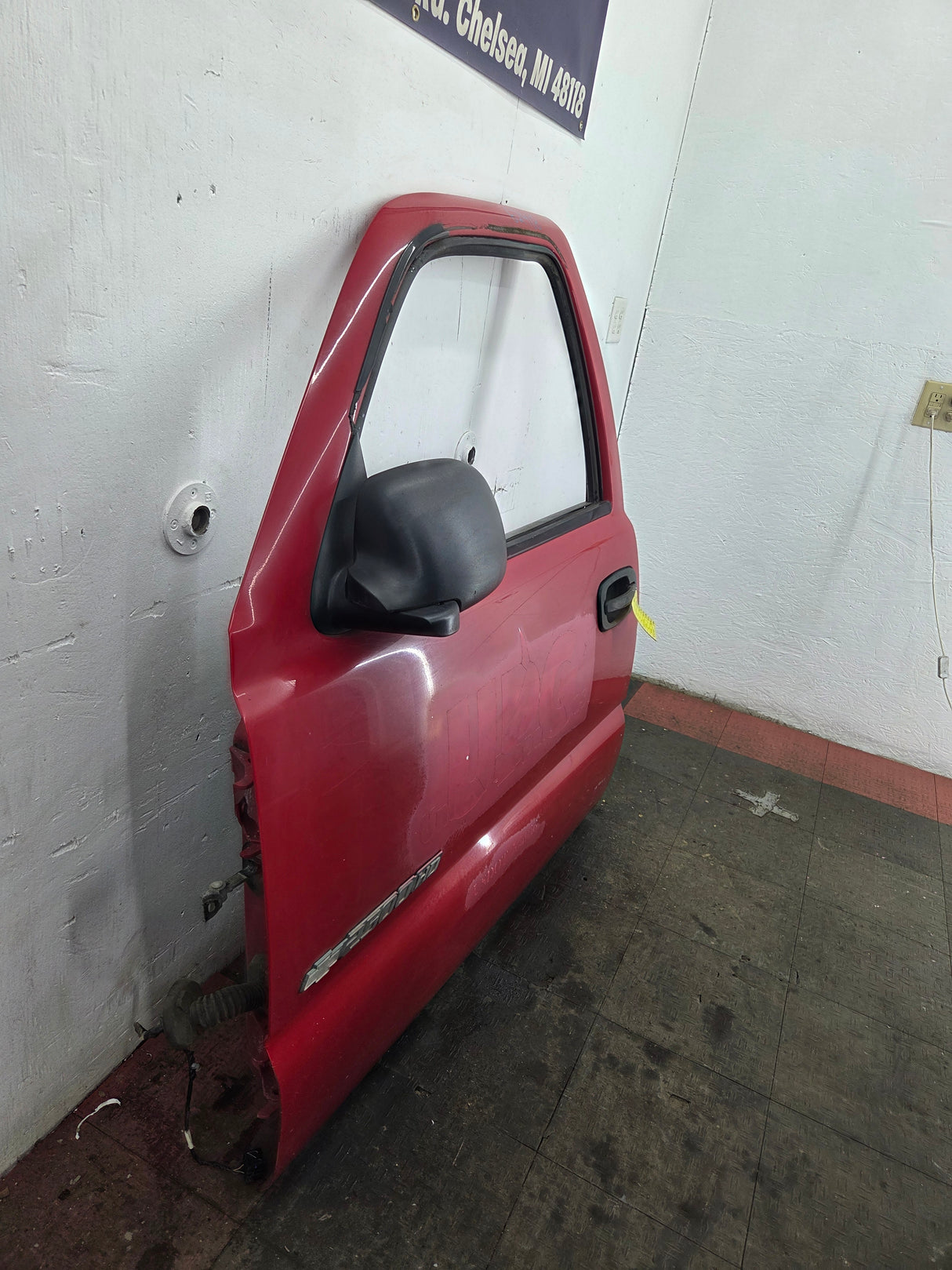 1999-2006 Chevrolet Silverado / GMC Sierra 1500 2500 3500 HD Front Driver Side Door LH