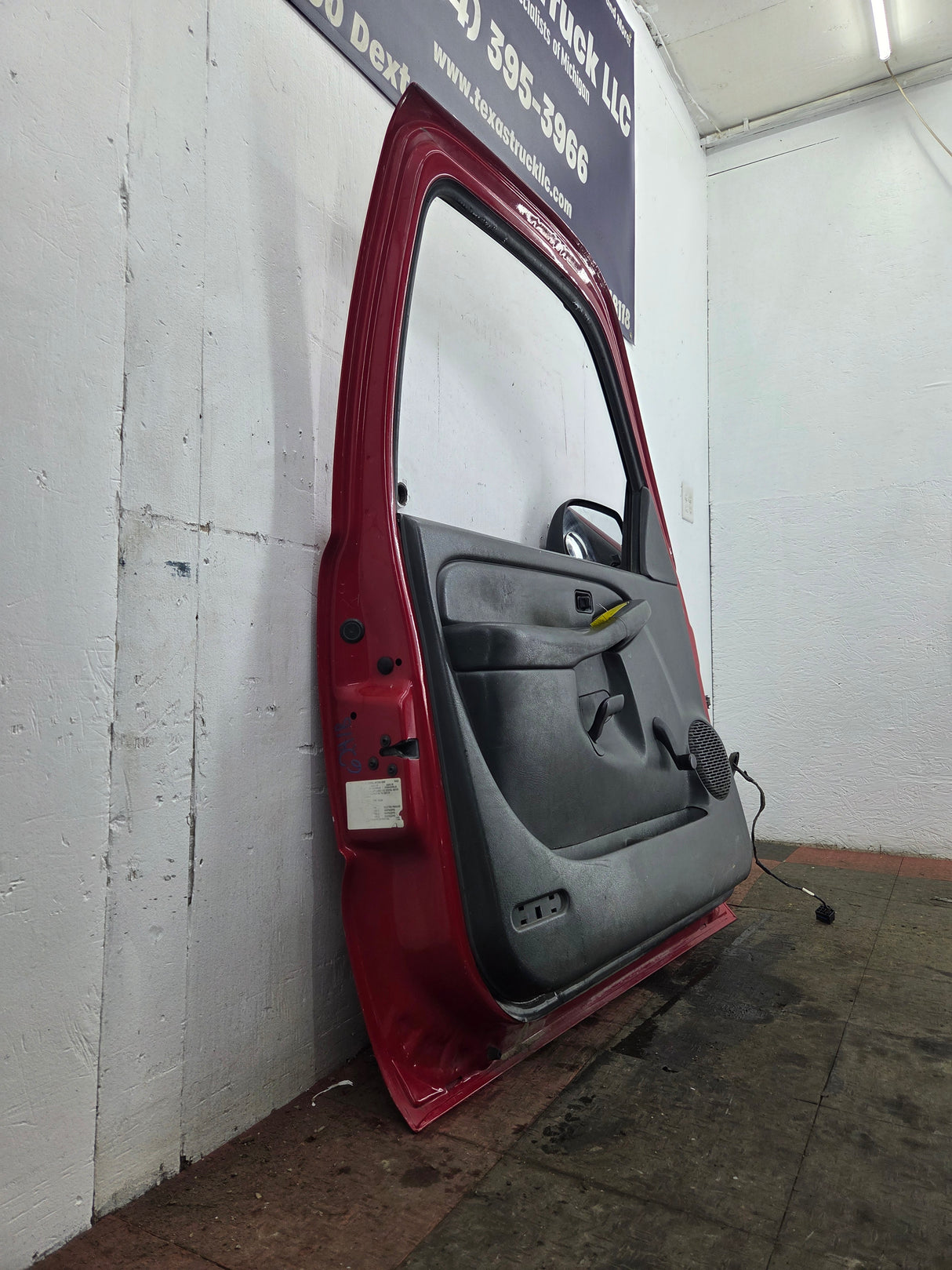 1999-2006 Chevrolet Silverado / GMC Sierra 1500 2500 3500 HD Front Driver Side Door LH