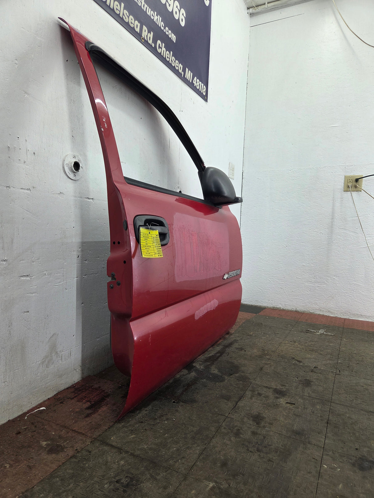 1999-2006 Chevrolet Silverado / GMC Sierra 1500 2500 3500 HD Front Passenger side Door RH