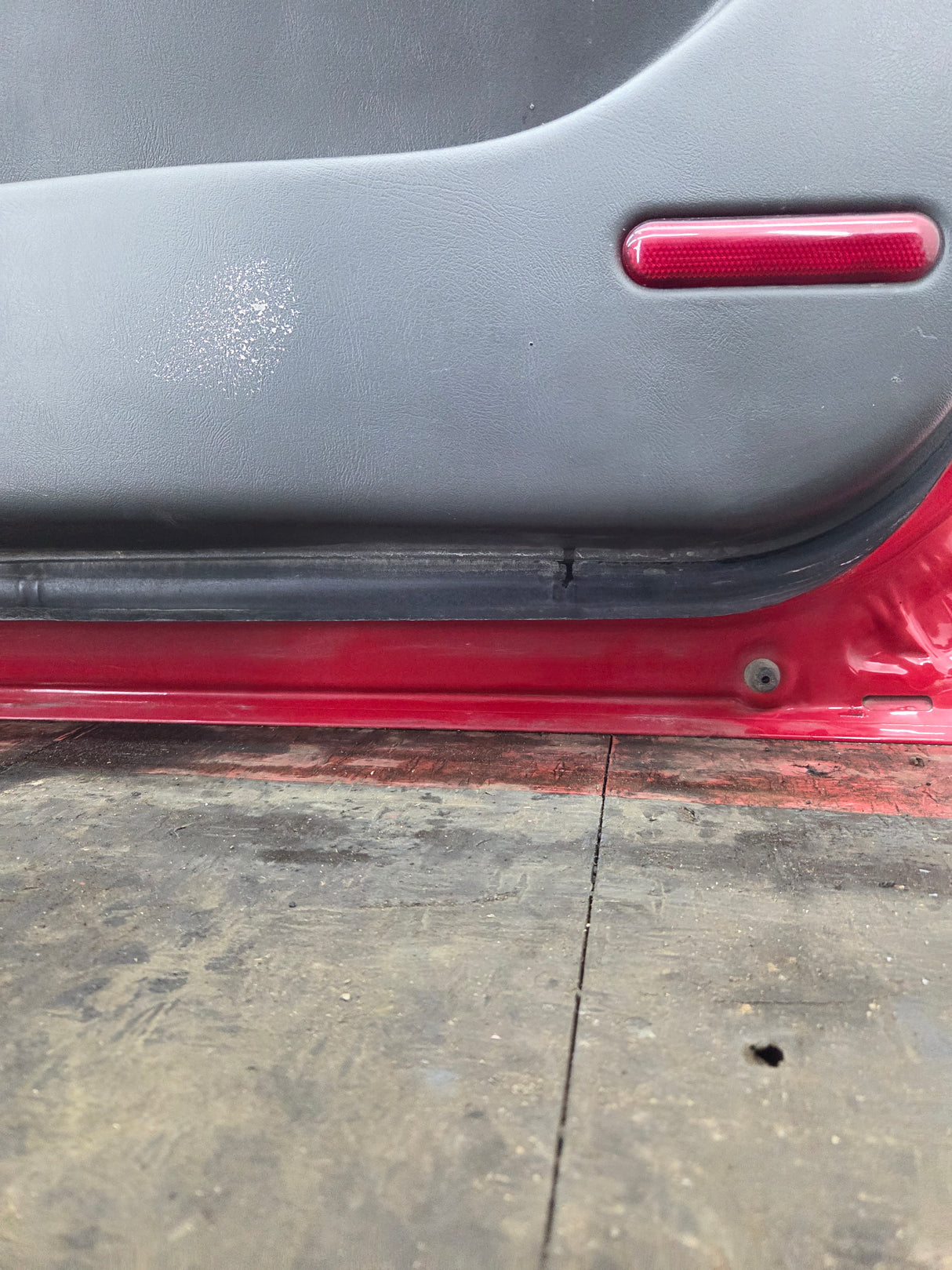 1999-2006 Chevrolet Silverado / GMC Sierra 1500 2500 3500 HD Front Passenger side Door RH