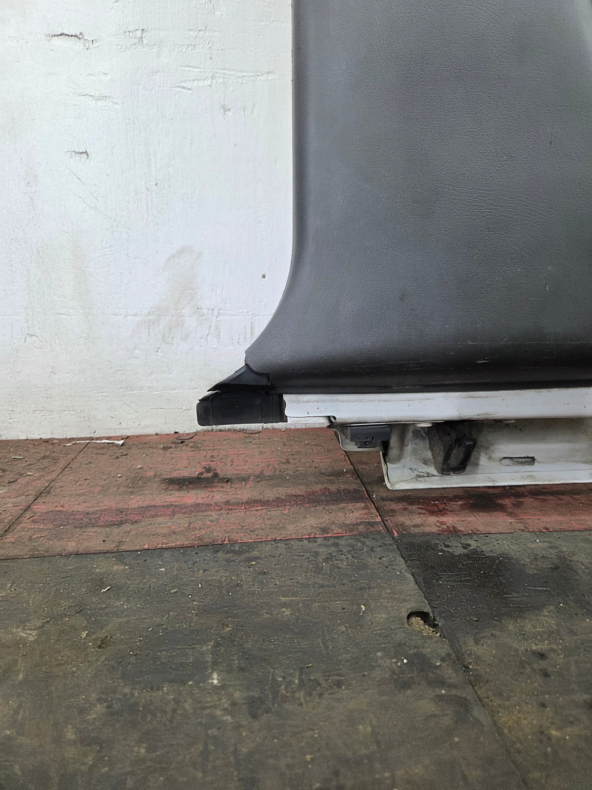 1999-2006 Chevrolet Silverado / GMC Sierra 1500 2500 3500 HD Rear Passenger side Extended Cab Rear Door