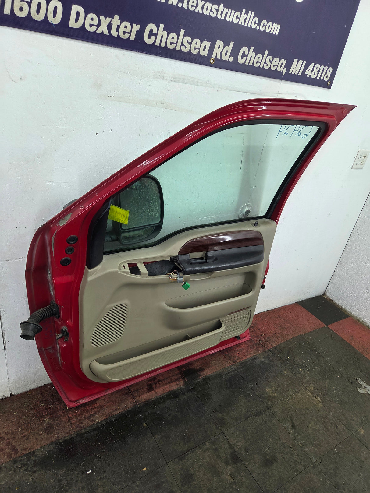 1999-2007 Ford Super Duty RH Passenger Side Front Door F250 F350 F450 F550