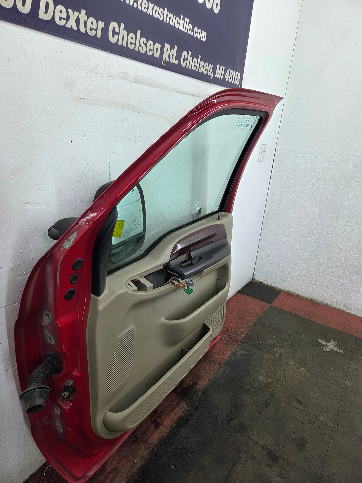 1999-2007 Ford Super Duty RH Passenger Side Front Door F250 F350 F450 F550