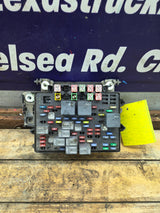 2003-2005 Chevrolet Silverado / GMC Sierra 1500 250 3500 Engine Bay Fuse Box - 15201928