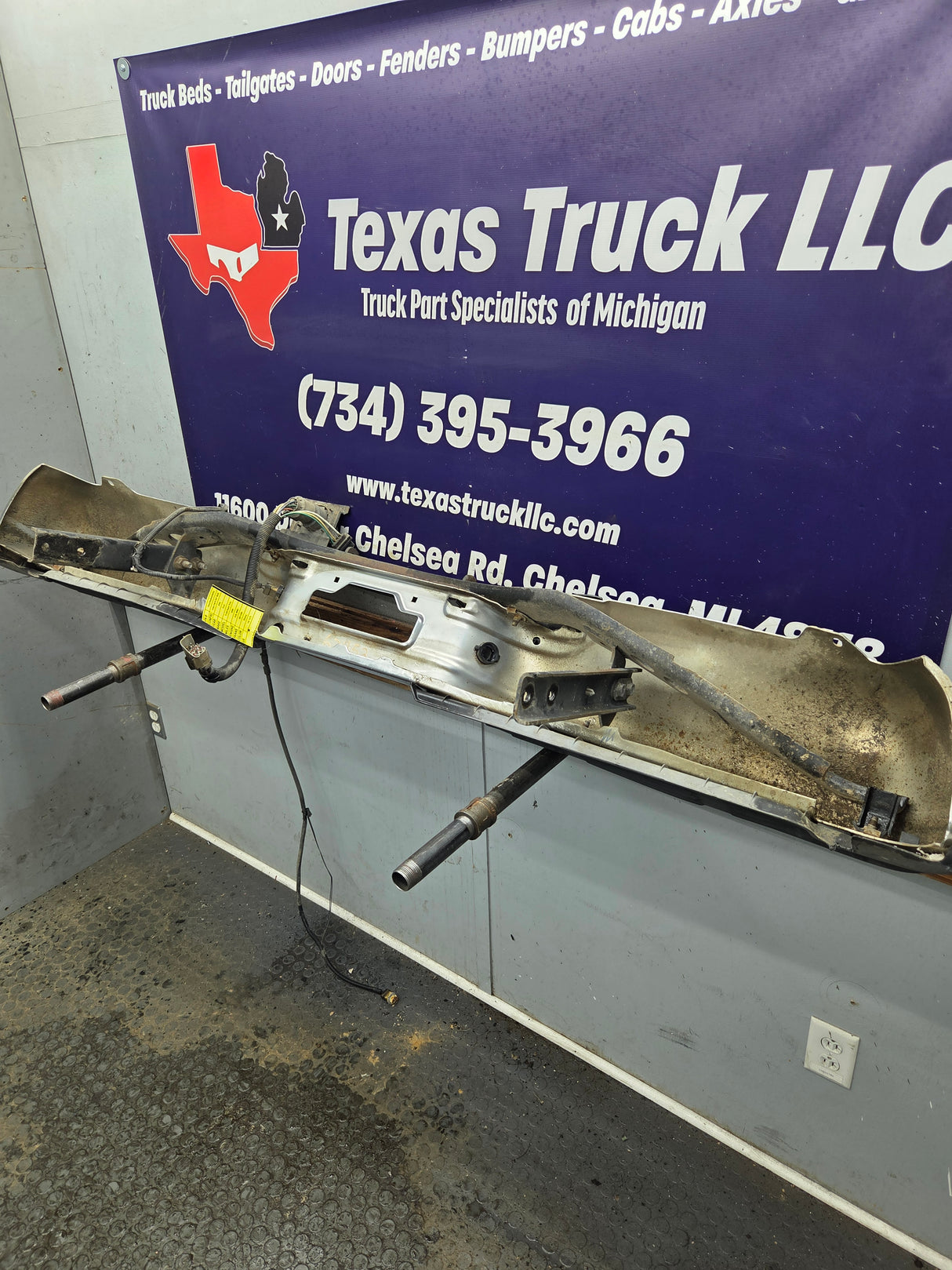 1999-2007 Ford Super Duty F250 F350 F450 F550 Rear Bumper