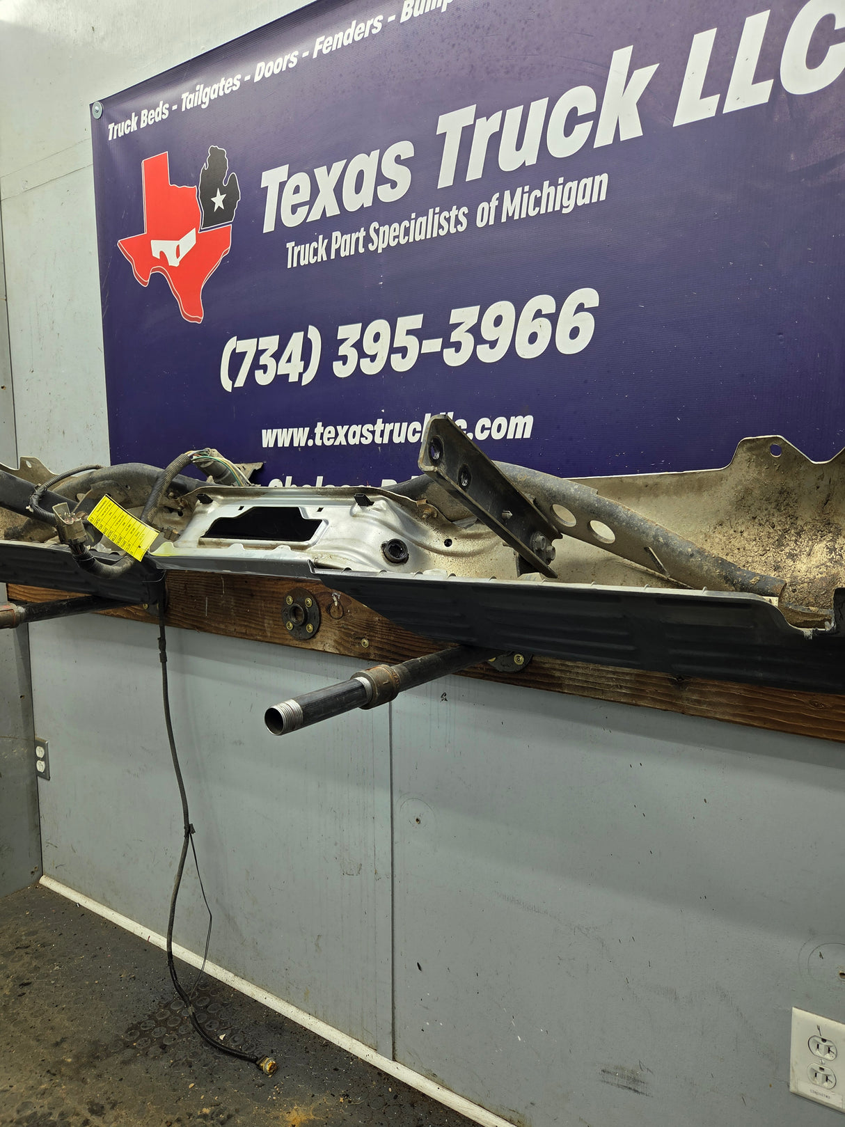 1999-2007 Ford Super Duty F250 F350 F450 F550 Rear Bumper