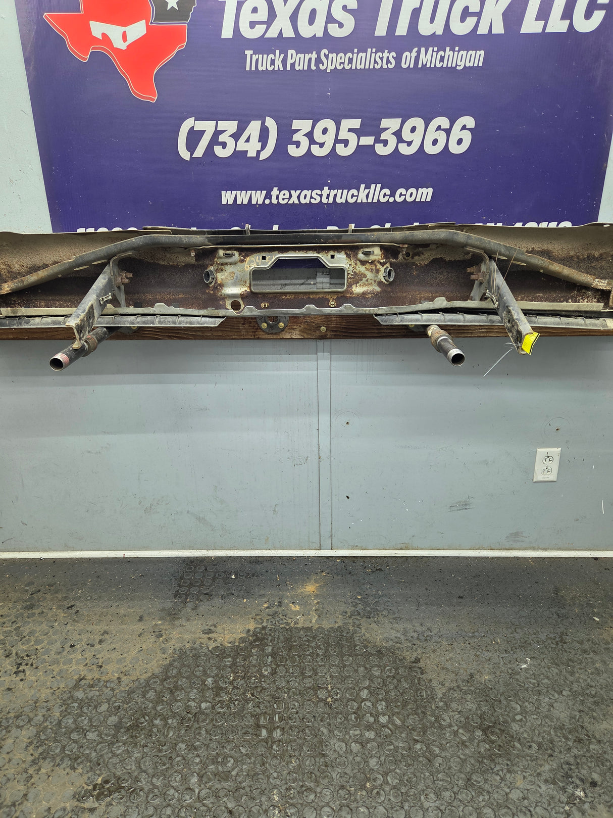 1999-2007 Ford Super Duty F250 F350 F450 F550 Rear Bumper