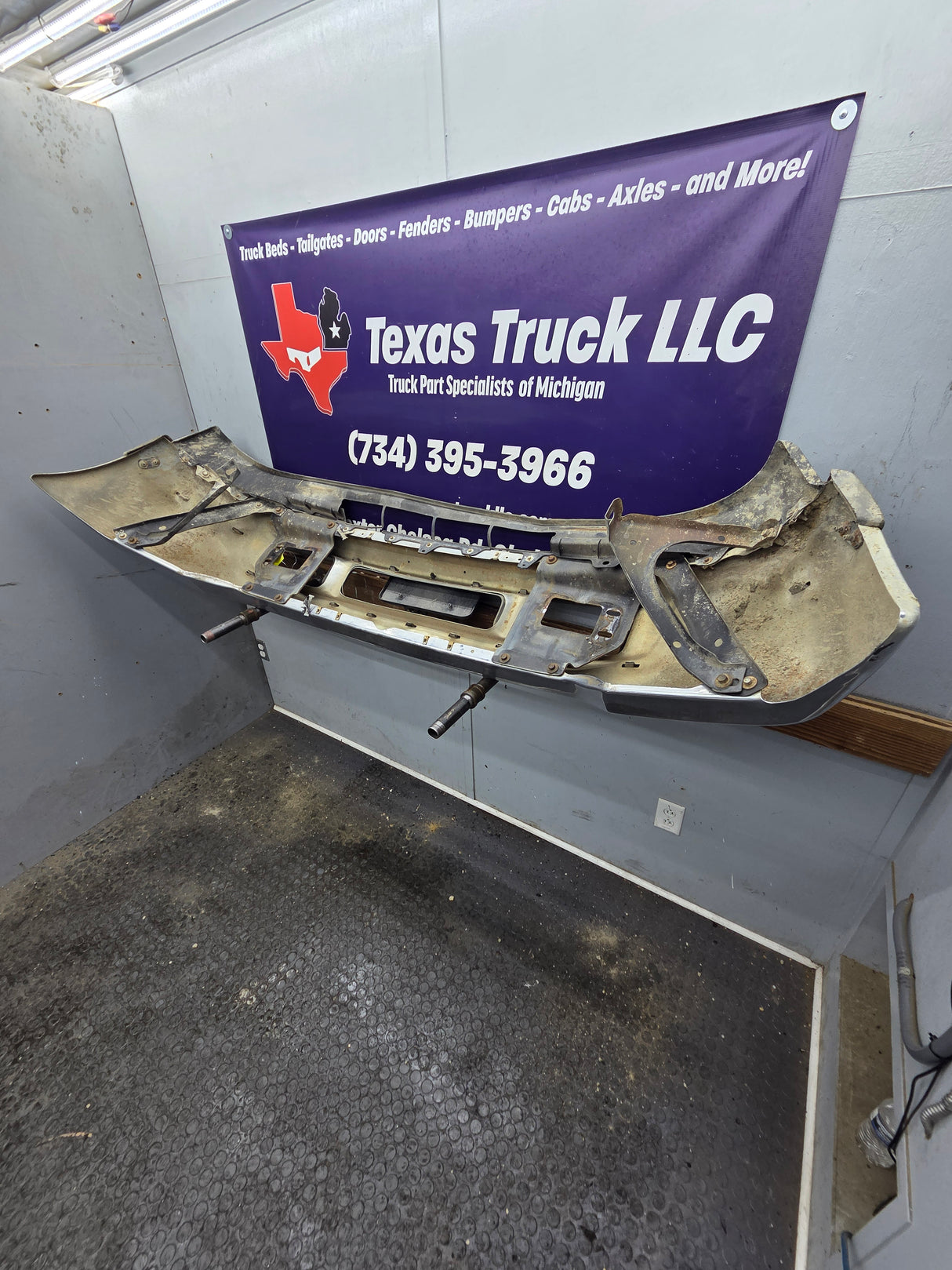 1999-2004 Ford Super Duty F250 F350 F450 F550 Excursion Front Bumper