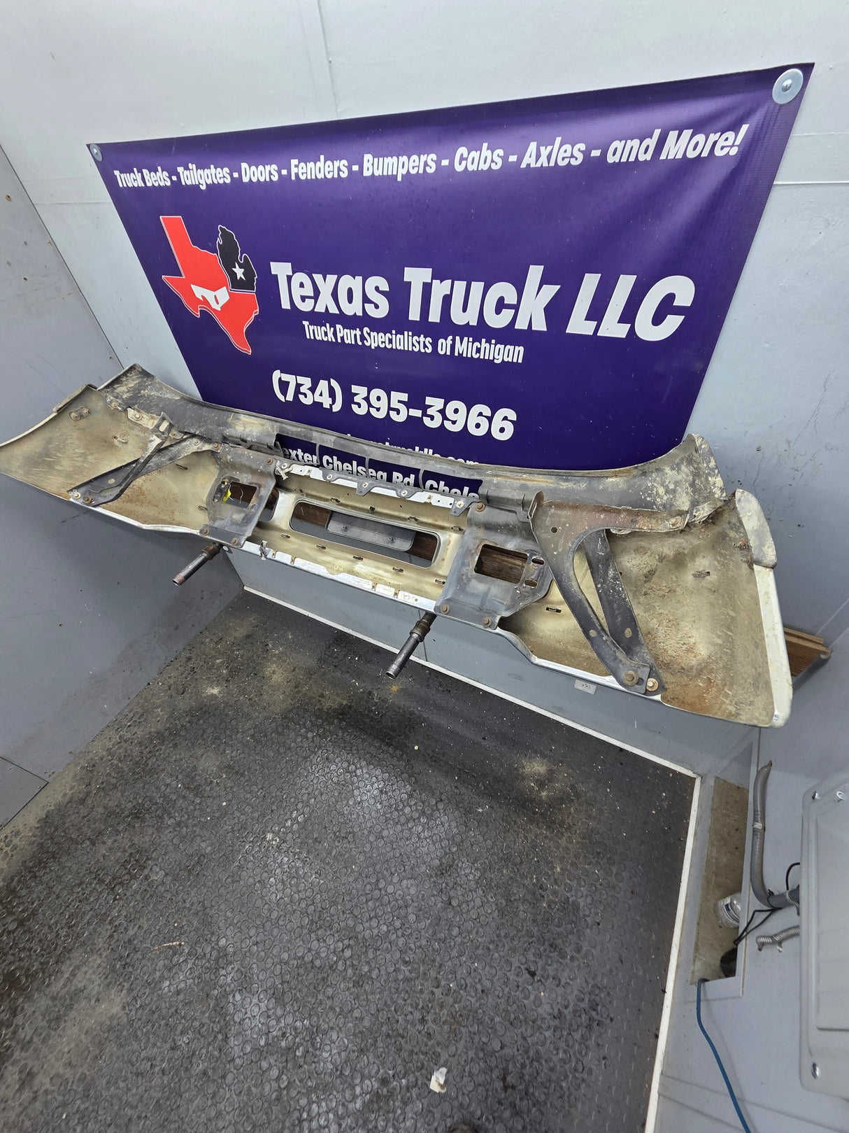 1999-2004 Ford Super Duty F250 F350 F450 F550 Excursion Front Bumper