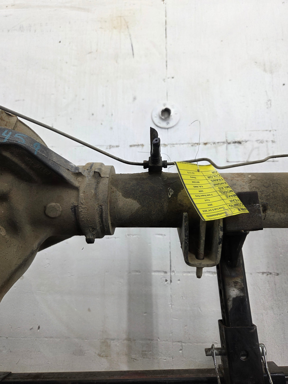 2002-2004 Ford Super Duty F250 F350 SRW Rear Axle 3.73 Gear Ratio 360k miles