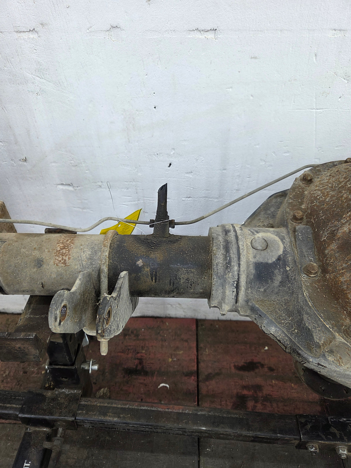 2002-2004 Ford Super Duty F250 F350 SRW Rear Axle 3.73 Gear Ratio 360k miles
